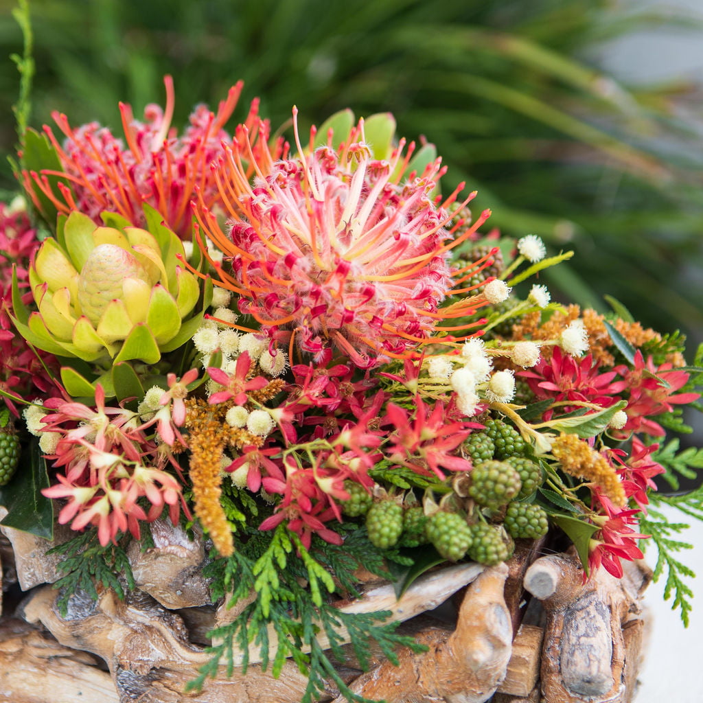 How To Choose Flowers That Complement Your Home Décor