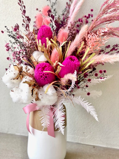 Dried flower vase pink flowers 1