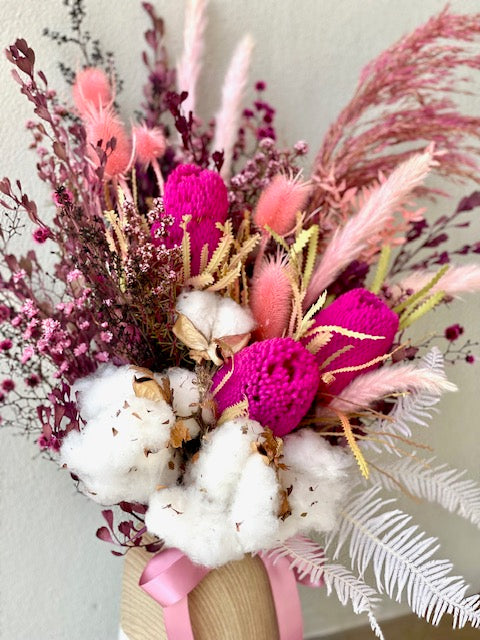 Dried flower vase pink flowers