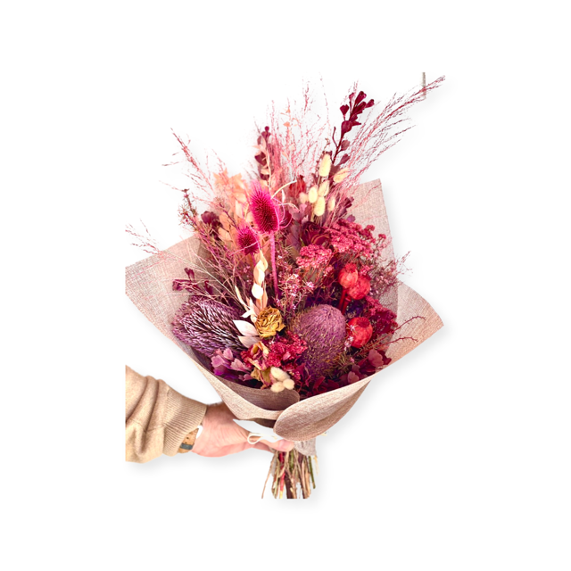dried flower bouquet in pink tones